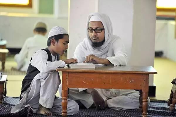 儿童诵读古兰经视频,儿童诵读古兰经视频集锦